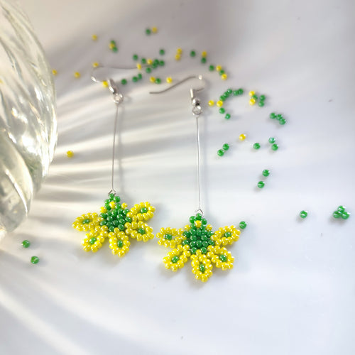 Boucles d'oreilles en perles Miyuki jaune et verte, suspendues élégamment et parfaites pour un look estival