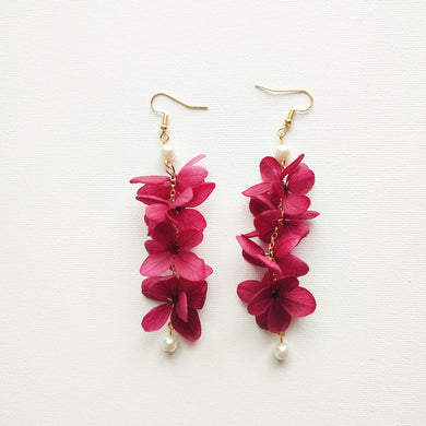 boucles d'oreilles fuschsia fleurs stabilisée et sechees pour mariages