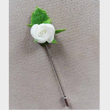 Charger l&#39;image dans la galerie, Boutonniere de fleur blanche rose
