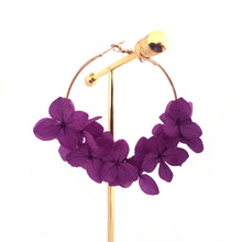 Charger l&#39;image dans la galerie, Boucle d&#39;oreilles fleurs stabilisées violet
