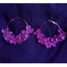 Charger l&#39;image dans la galerie, Boucle d&#39;oreilles fleurs stabilisées violet
