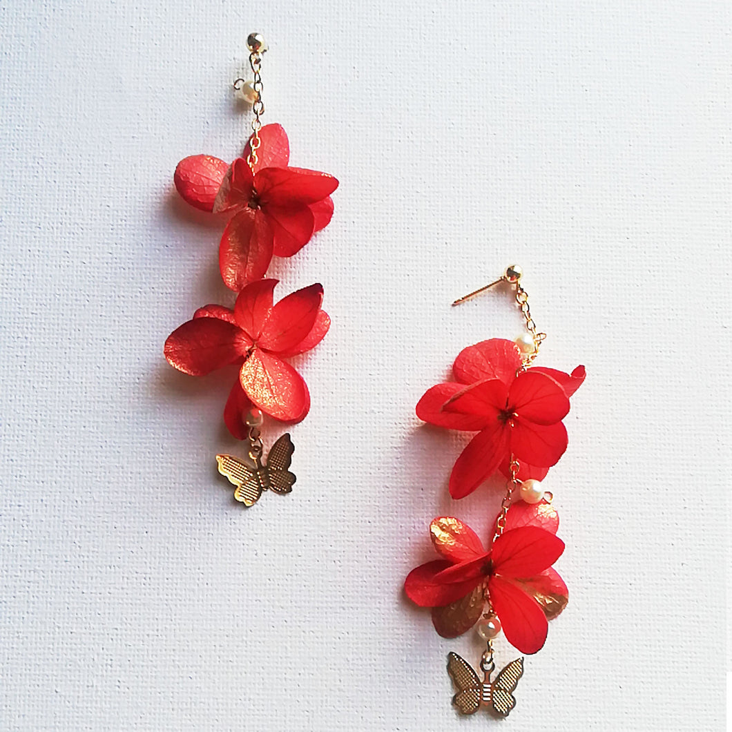 Boucles d'oreille en fleurs stabilisées rouge et or